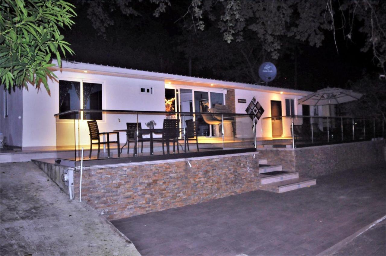 La Romantica Bed & Breakfast Contadora Island Exterior photo