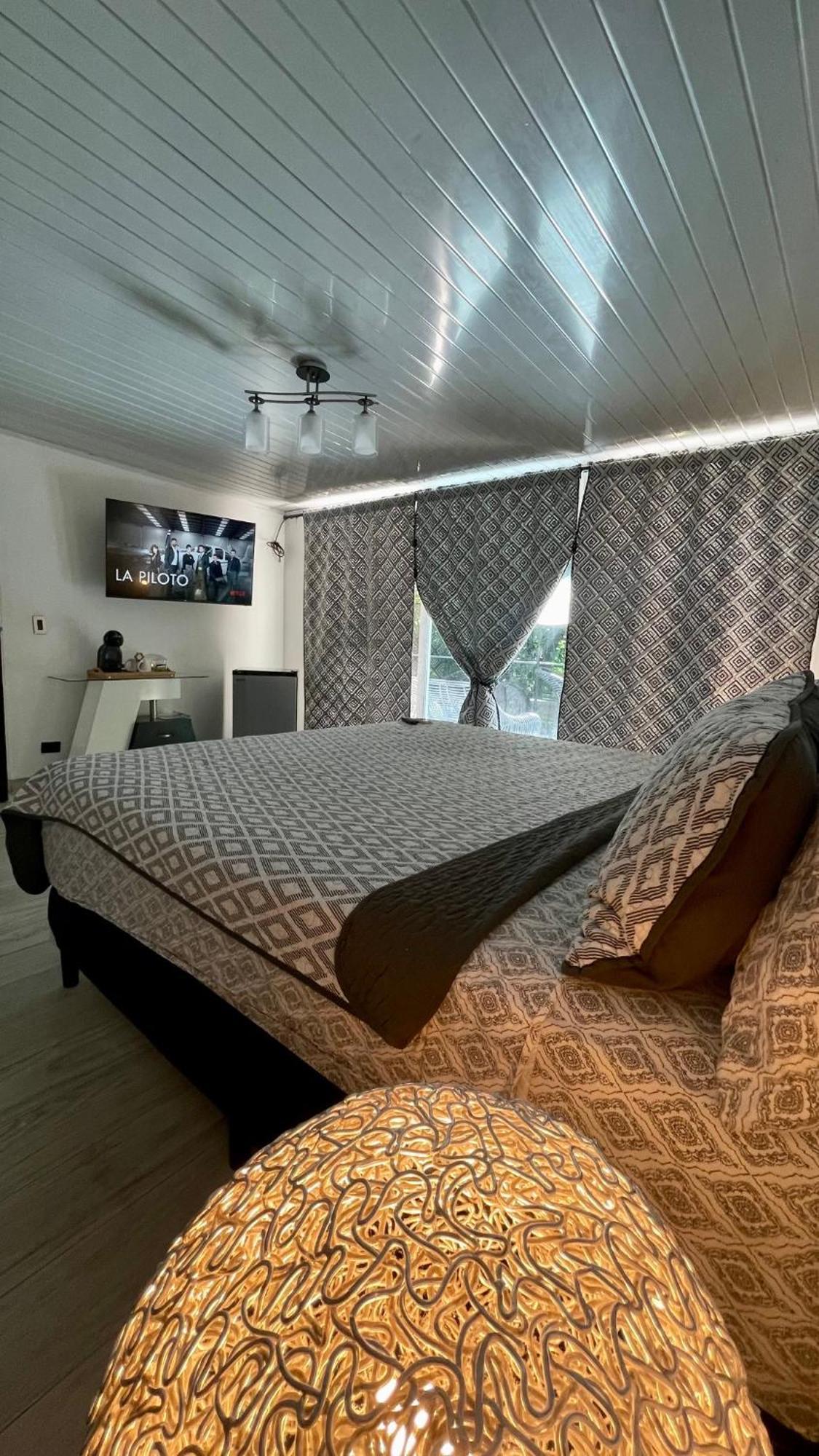 La Romantica Bed & Breakfast Contadora Island Exterior photo